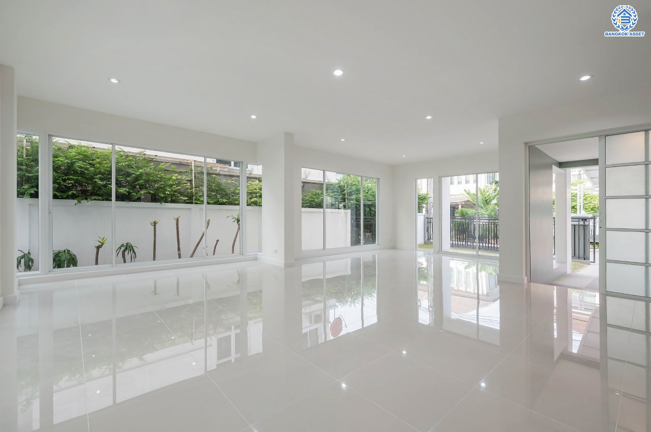 บ้านมือสองตกแต่งใหม่ โครงการ บางกอก บูเลอวาร์ด รามอินทรา แบรนด์ SC Asset เนื้อที่ 58.6 ตร.ว. ฟังก์ชัน 3 ห้องนอน 3 ห้องน้ำ ที่จอดรถ 2 คัน บนทำเลแห่งการเดินทาง เชื่อมต่อถนนรามอินทรา, ถนนรัชดา-รามอินทรา ใกล้จุดขึ้น "ทางด่วนรามอินทรา"  รถไฟฟ้าสายสีชมพู "สถานีวงแหวนรามอินทรา" และ ใกล้ห้างแฟชั่น ไอส์แลนด์